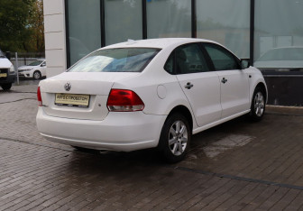 Подержанный автомобиль Volkswagen Polo Sedan 2013 года (5 фото)