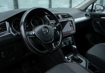Подержанный автомобиль Volkswagen Tiguan 2020 года (9 фото)