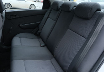 Подержанный автомобиль Chevrolet Aveo Sedan 2011 года (17 фото)