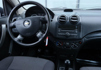 Подержанный автомобиль Chevrolet Aveo Sedan 2008 года (10 фото)