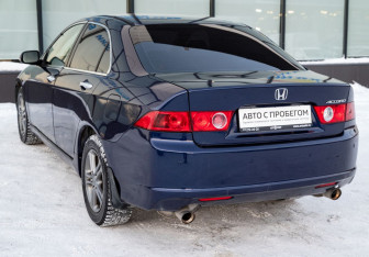 Подержанный автомобиль Honda Accord Sedan 2003 года (4 фото)