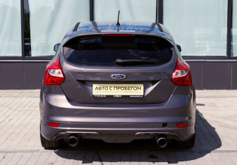 Подержанный автомобиль Ford Focus Hatchback 2011 года (4 фото)