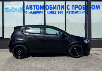 Подержанный автомобиль Chevrolet Aveo Hatchback 2014 года (6 фото)
