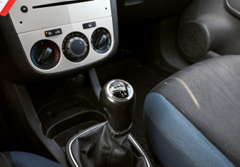 Подержанный автомобиль Opel Corsa 2007 года (9 фото)