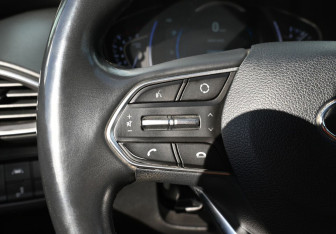 Подержанный автомобиль Hyundai Santa Fe 2018 года (14 фото)