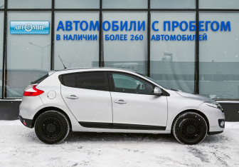 Подержанный автомобиль Renault Megane Hatchback 2012 года (6 фото)