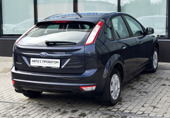 Подержанный автомобиль Ford Focus Hatchback 2011 года (5 фото)