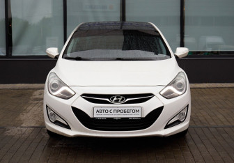 Подержанный автомобиль Hyundai i40 Sedan 2014 года (8 фото)