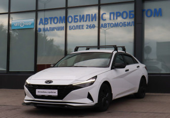 Подержанный автомобиль Hyundai Elantra Sedan 2021 года (1 фото)