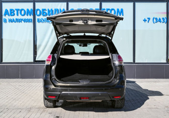 Подержанный автомобиль Nissan X-Trail 2015 года (20 фото)