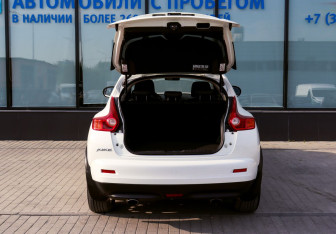 Подержанный автомобиль Nissan Juke 2011 года (21 фото)