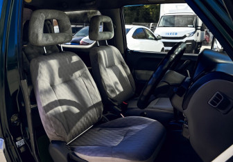 Подержанный автомобиль Suzuki Jimny 1998 года (14 фото)
