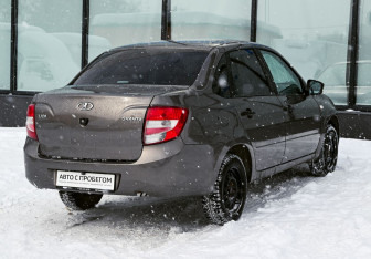 Подержанный автомобиль LADA (ВАЗ) Granta Sedan 2018 года (5 фото)