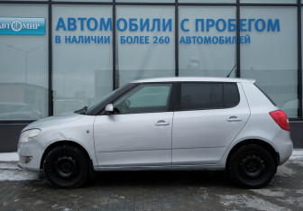 Подержанный автомобиль Skoda Fabia Hatchback 2013 года (2 фото)