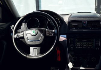 Подержанный автомобиль Skoda Yeti 2010 года (19 фото)