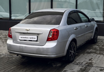 Подержанный автомобиль Chevrolet Lacetti Sedan 2005 года (5 фото)