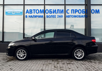 Подержанный автомобиль Toyota Corolla Sedan 2010 года (2 фото)