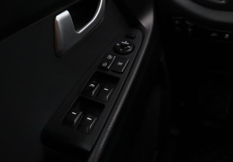 Подержанный автомобиль Kia Sportage 2010 года (14 фото)