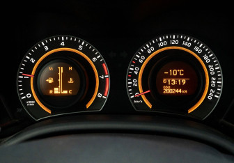 Подержанный автомобиль Toyota Corolla Sedan 2010 года (9 фото)