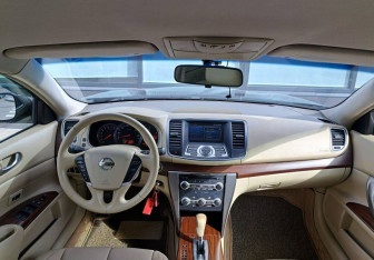 Подержанный автомобиль Nissan Teana 2011 года (11 фото)