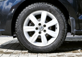 Подержанный автомобиль Volkswagen Polo Sedan 2012 года (20 фото)