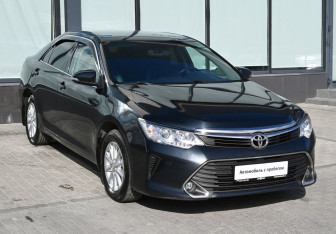 Подержанный автомобиль Toyota Camry Sedan 2015 года (7 фото)