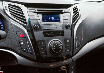 Подержанный автомобиль Hyundai i40 Sedan 2015 года (14 фото)