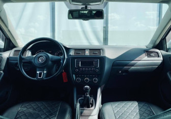 Подержанный автомобиль Volkswagen Jetta Sedan 2014 года (13 фото)