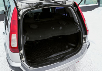 Подержанный автомобиль Ford Fusion 2008 года (18 фото)