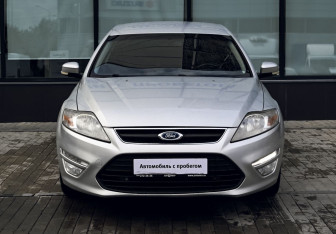 Подержанный автомобиль Ford Mondeo Sedan 2012 года (8 фото)