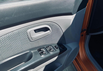 Подержанный автомобиль Kia Picanto 2006 года (15 фото)