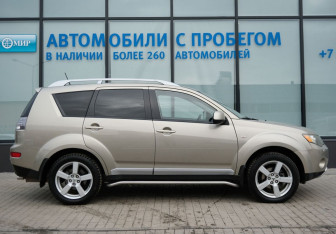 Подержанный автомобиль Mitsubishi Outlander 2008 года (6 фото)
