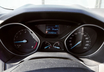 Подержанный автомобиль Ford Focus Hatchback 2012 года (11 фото)