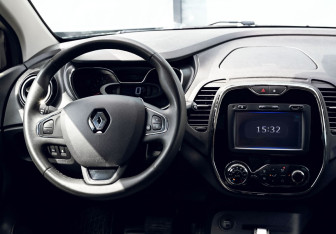 Подержанный автомобиль Renault Kaptur 2017 года (19 фото)