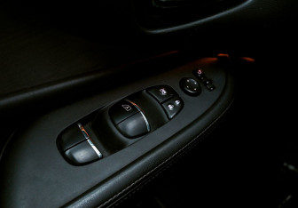 Подержанный автомобиль Nissan Murano Suv 2017 года (14 фото)