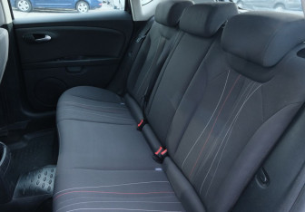 Подержанный автомобиль SEAT Leon Hatchback 2012 года (18 фото)