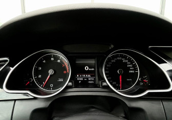 Подержанный автомобиль Audi A5 Coupe 2014 года (19 фото)