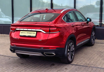 Подержанный автомобиль Geely Tugella 2022 года (5 фото)