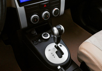 Подержанный автомобиль Nissan X-Trail 2010 года (10 фото)