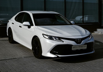 Подержанный автомобиль Toyota Camry Sedan 2018 года (7 фото)