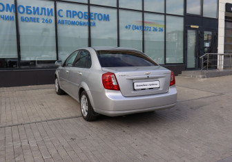 Подержанный автомобиль Chevrolet Lacetti Sedan 2012 года (3 фото)