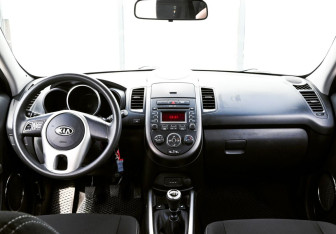 Подержанный автомобиль Kia Soul 2012 года (16 фото)