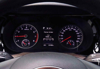 Подержанный автомобиль Kia K5 2021 года (9 фото)