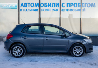 Подержанный автомобиль Toyota Auris Hatchback 2008 года (7 фото)