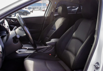 Подержанный автомобиль Mazda 3 Sedan 2014 года (15 фото)