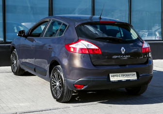 Подержанный автомобиль Renault Megane Hatchback 2013 года (3 фото)