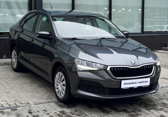 Подержанный автомобиль Skoda Rapid Liftback 2021 года (7 фото)