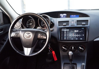 Подержанный автомобиль Mazda 3 Hatchback 2012 года (11 фото)