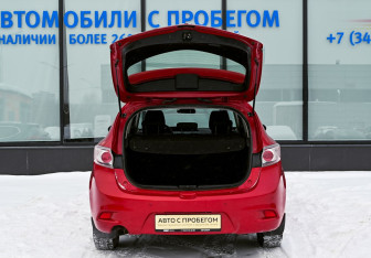 Подержанный автомобиль Mazda 3 Hatchback 2011 года (19 фото)