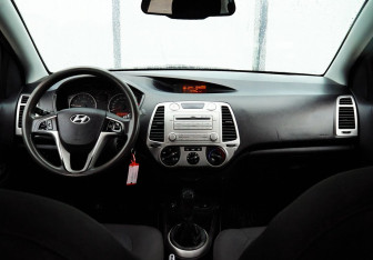 Подержанный автомобиль Hyundai i20 2010 года (19 фото)